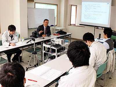 写真：各種研修／営業研修
