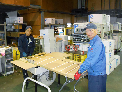 写真：製品部 生産技術課・製品管理課